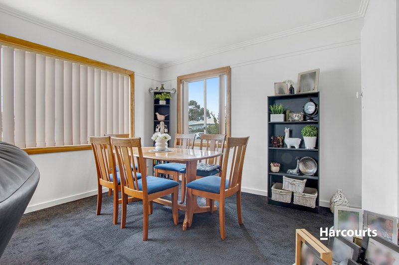 Photo - 19 Madden Crescent, Devonport TAS 7310 - Image 6