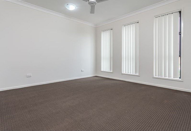 Photo - 19 Madison Avenue, North Lakes QLD 4509 - Image 5