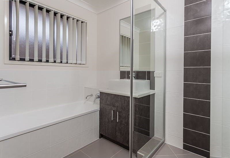 Photo - 19 Madison Avenue, North Lakes QLD 4509 - Image 6