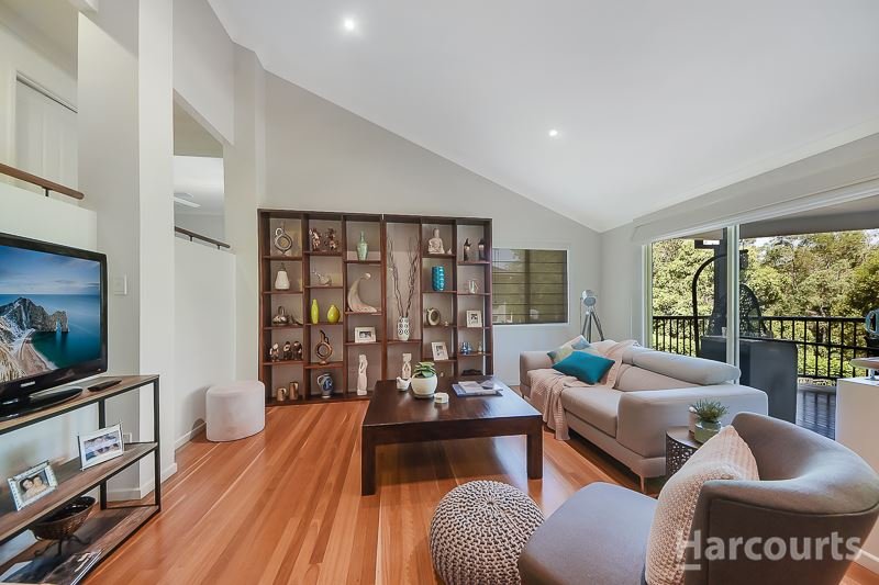 Photo - 19 Mahogany Place, Bridgeman Downs QLD 4035 - Image 3