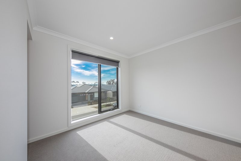 Photo - 19 Malvar Way, Sunbury VIC 3429 - Image 7