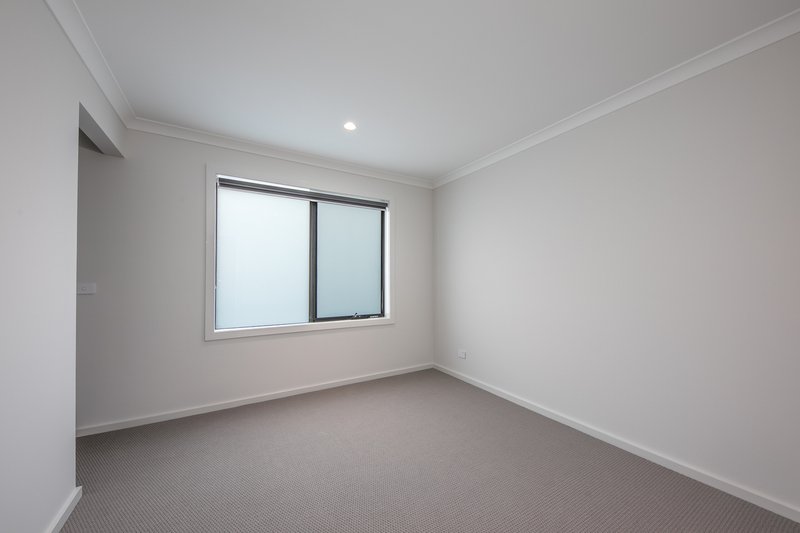 Photo - 19 Malvar Way, Sunbury VIC 3429 - Image 8