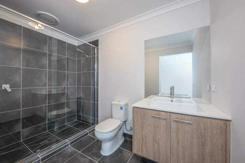 Photo - 19 Malvar Way, Sunbury VIC 3429 - Image 9