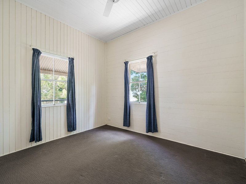 Photo - 19 Mangerton Street, Toogoolawah QLD 4313 - Image 9