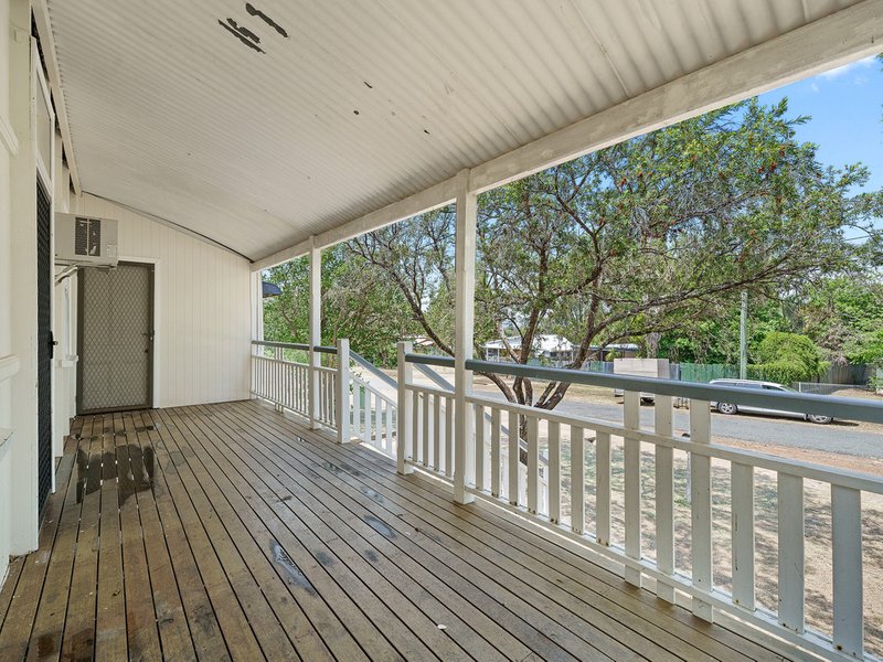 Photo - 19 Mangerton Street, Toogoolawah QLD 4313 - Image 11