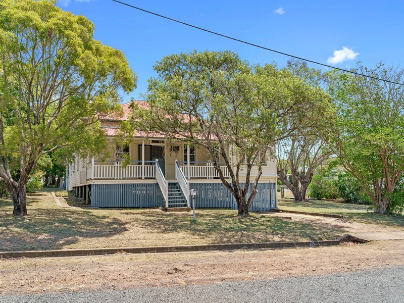 Photo - 19 Mangerton Street, Toogoolawah QLD 4313 - Image 12