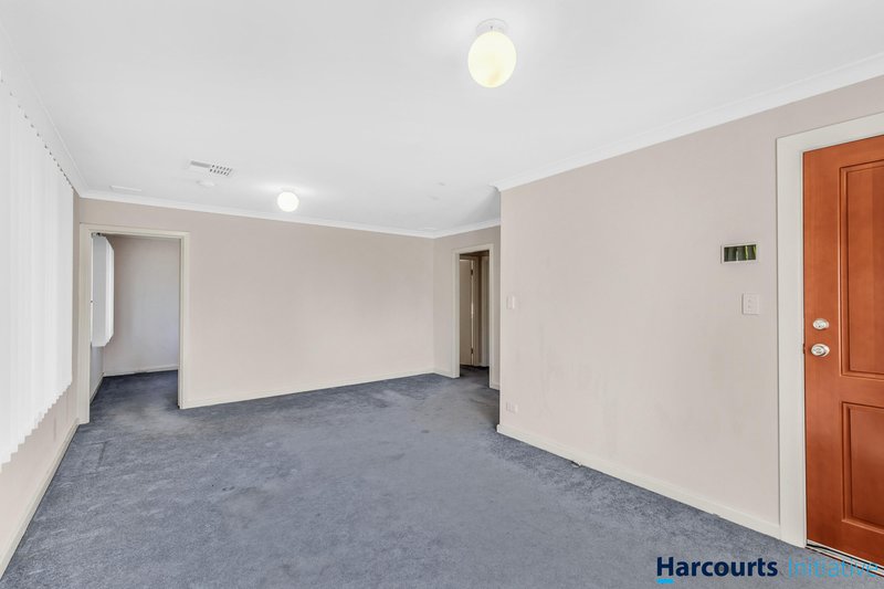 Photo - 19 Manolas Way, Girrawheen WA 6064 - Image 11