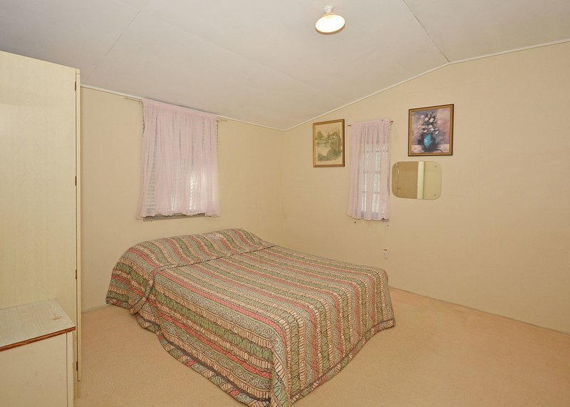 Photo - 19 Mant Street, Point Vernon QLD 4655 - Image 12