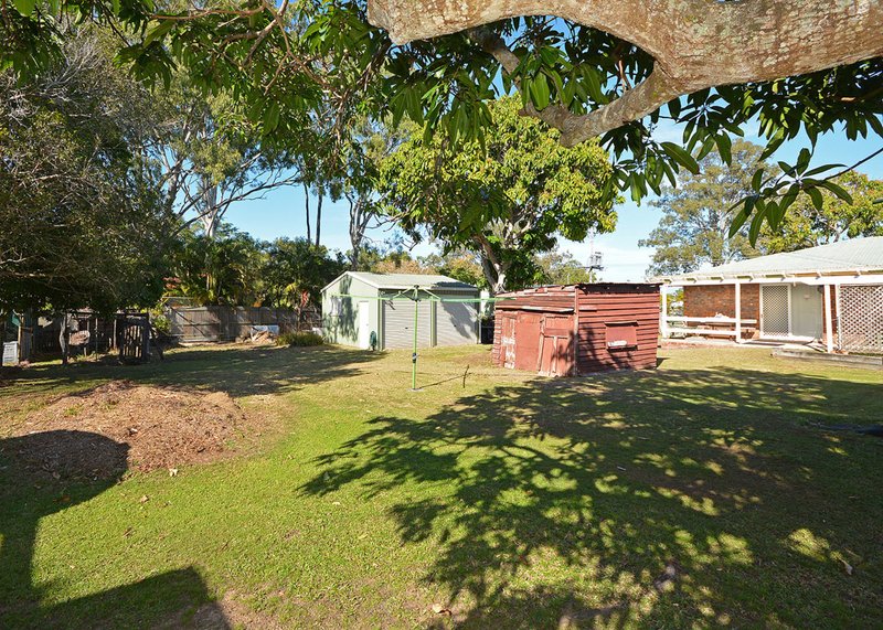 Photo - 19 Mant Street, Point Vernon QLD 4655 - Image 18