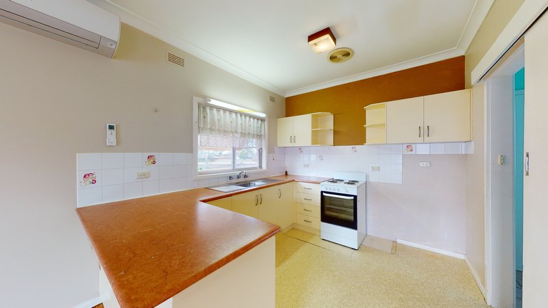 Photo - 19 Margaret Crescent, Dubbo NSW 2830 - Image 3