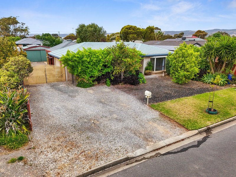 Photo - 19 Martin Crescent, Aldinga Beach SA 5173 - Image 2