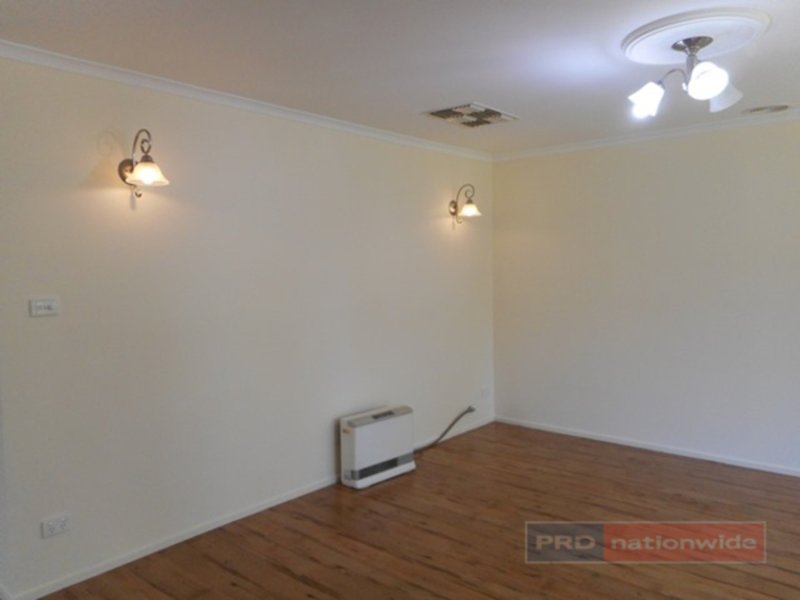 Photo - 19 Martin Place, Tumut NSW 2720 - Image 8