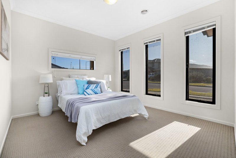 Photo - 19 Maryborough Drive, Wyndham Vale VIC 3024 - Image 3