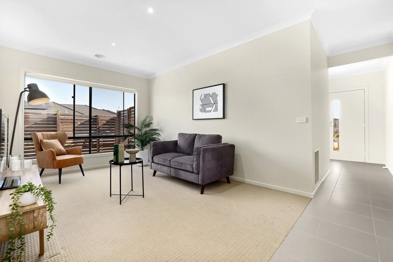 Photo - 19 Maryborough Drive, Wyndham Vale VIC 3024 - Image 5