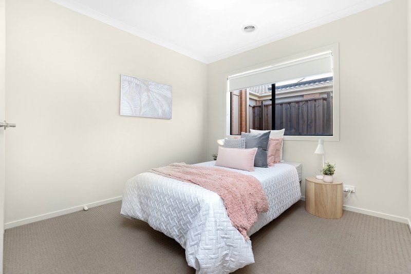 Photo - 19 Maryborough Drive, Wyndham Vale VIC 3024 - Image 14