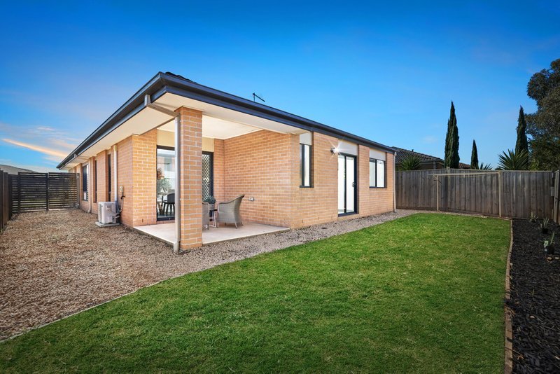 Photo - 19 Maryborough Drive, Wyndham Vale VIC 3024 - Image 17