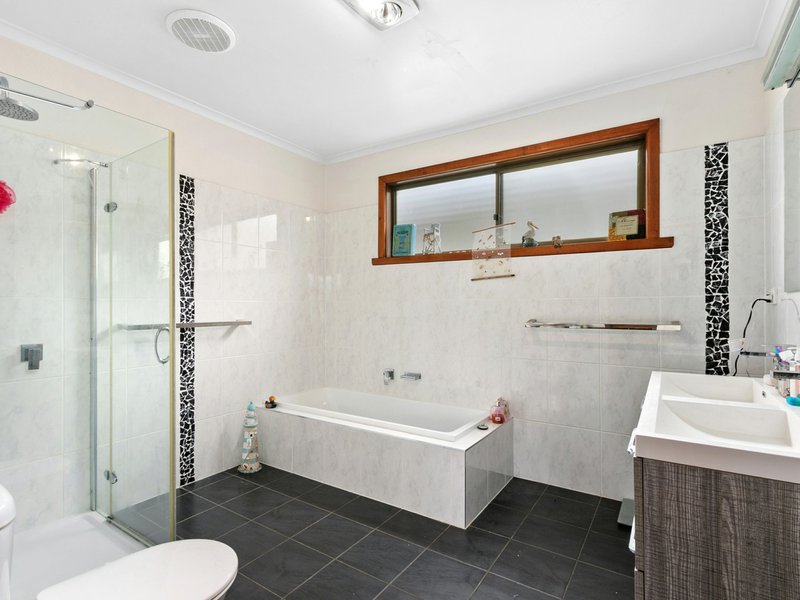 Photo - 19 Mckean Street, Bairnsdale VIC 3875 - Image 11