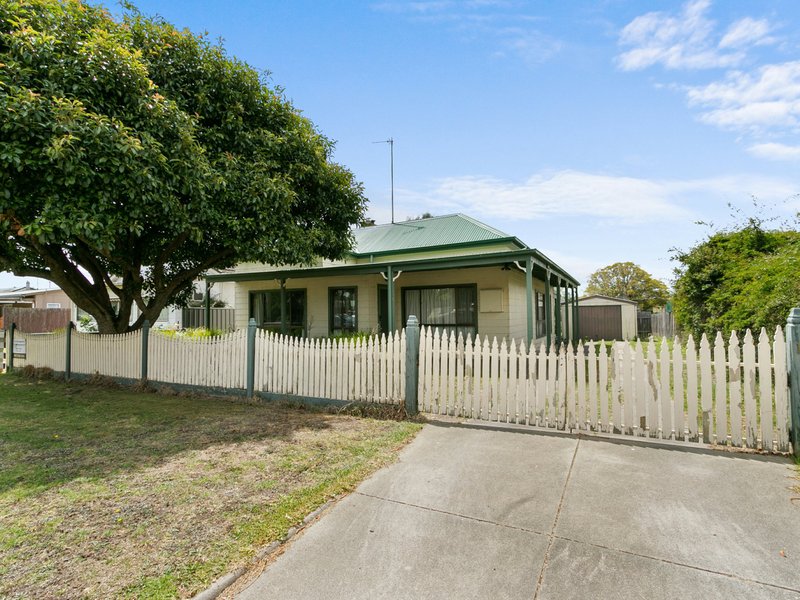 Photo - 19 Mckean Street, Bairnsdale VIC 3875 - Image 12