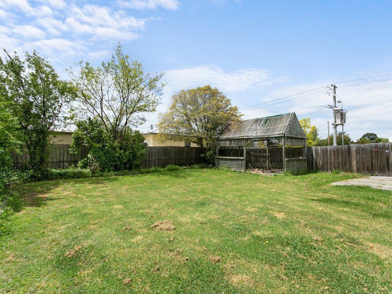 Photo - 19 Mckean Street, Bairnsdale VIC 3875 - Image 14