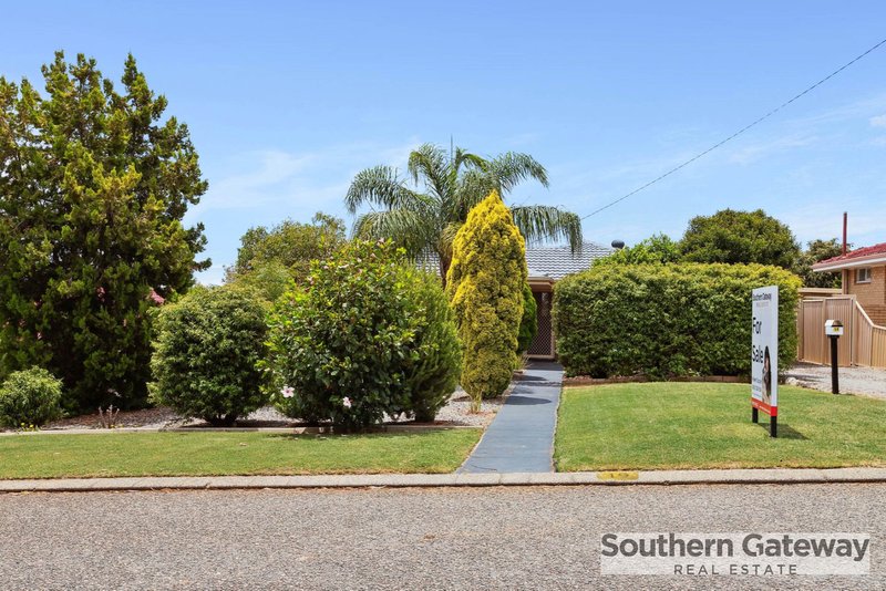 Photo - 19 Mckean Way, Parmelia WA 6167 - Image 2