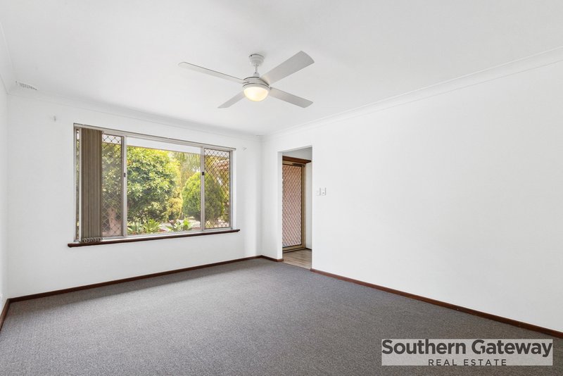 Photo - 19 Mckean Way, Parmelia WA 6167 - Image 9