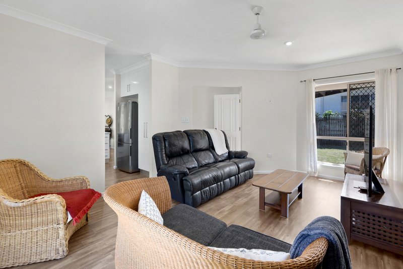 Photo - 19 Mclaughlin Drive, Eimeo QLD 4740 - Image 11