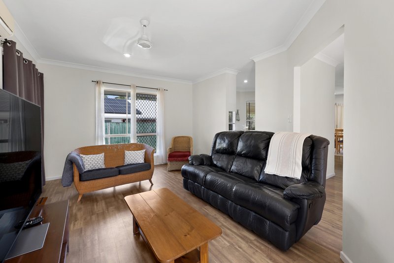 Photo - 19 Mclaughlin Drive, Eimeo QLD 4740 - Image 12