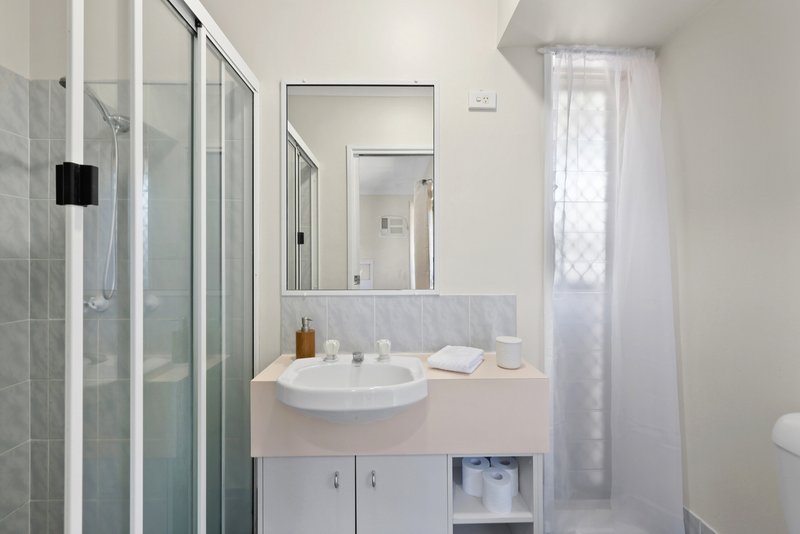 Photo - 19 Mclaughlin Drive, Eimeo QLD 4740 - Image 20