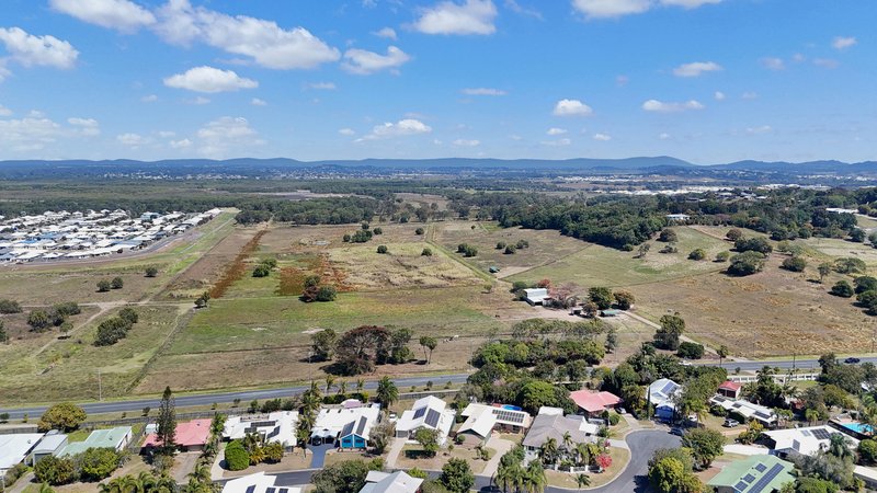 Photo - 19 Mclaughlin Drive, Eimeo QLD 4740 - Image 32