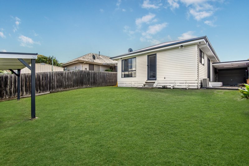 Photo - 19 Meaby Drive, Pakenham VIC 3810 - Image 11