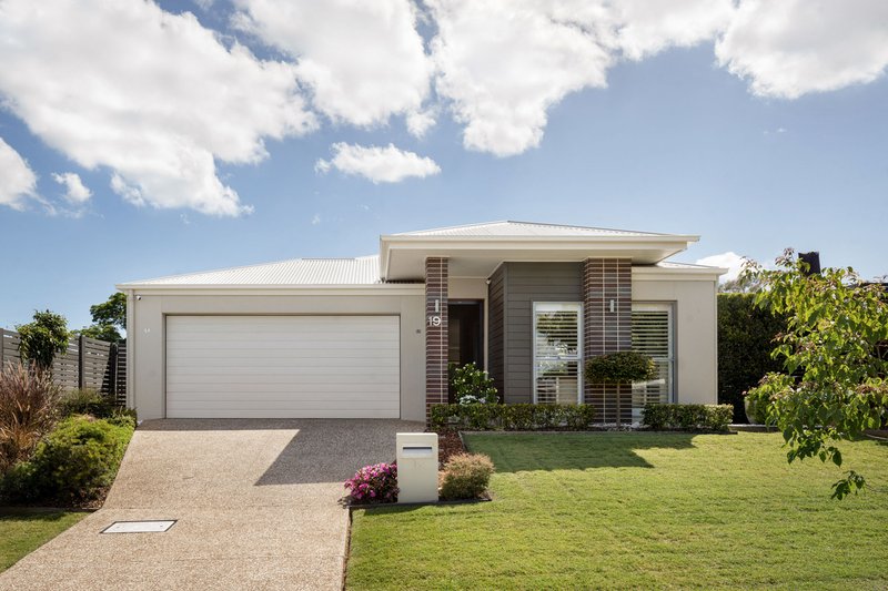 19 Meath Crescent, Nudgee QLD 4014