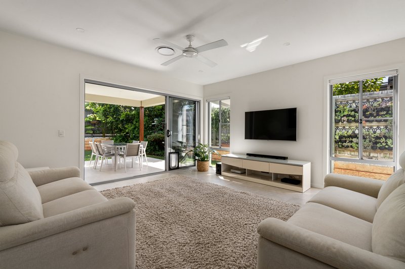 Photo - 19 Meath Crescent, Nudgee QLD 4014 - Image 2