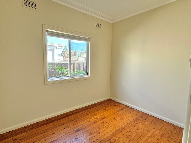 Photo - 19 Melbourne Street, Oxley Park NSW 2760 - Image 8