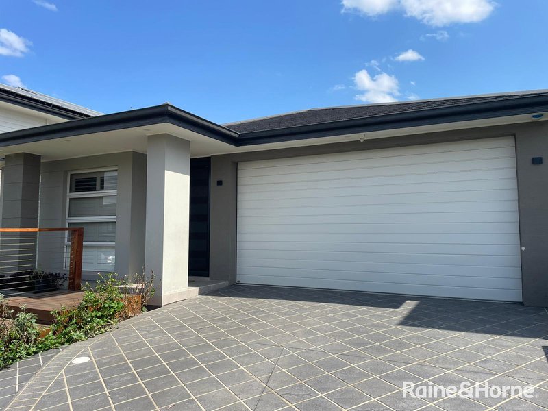 19 Mellish Parade, Glenfield NSW 2167