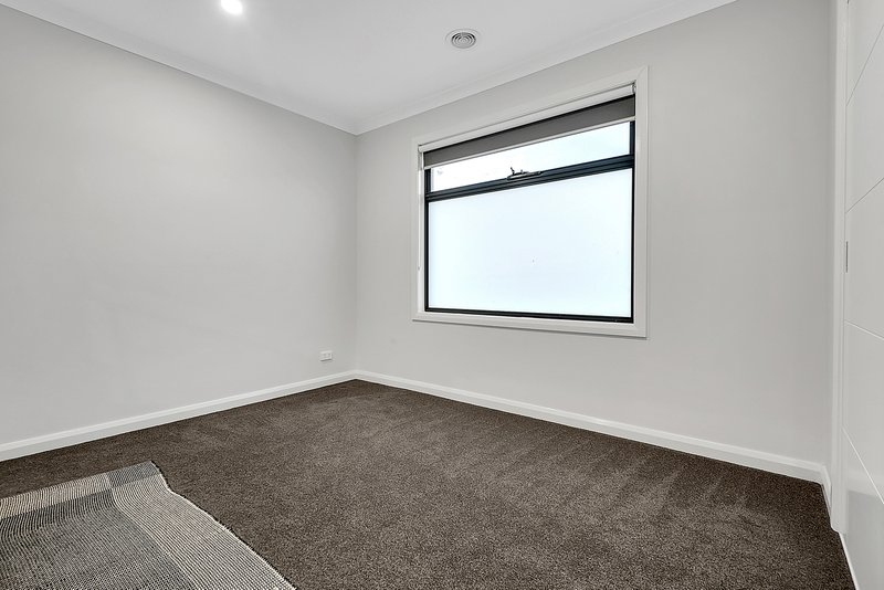 Photo - 19 Millau Avenue, Craigieburn VIC 3064 - Image 20