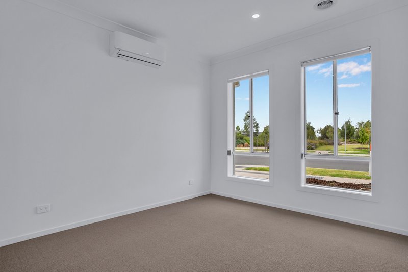 Photo - 19 Millbrook Drive, Wyndham Vale VIC 3024 - Image 6