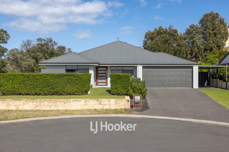 Photo - 19 Milligan Avenue, Australind WA 6233 - Image 2