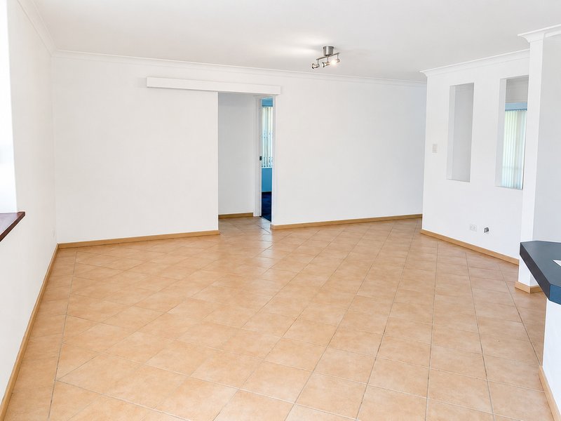 Photo - 19 Millstream Grove, Ellenbrook WA 6069 - Image 2