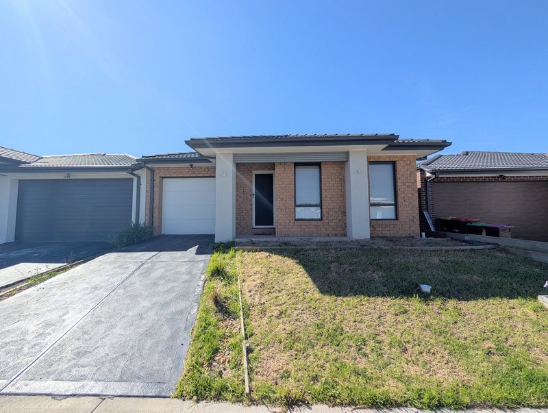 Photo - 19 Mimosa Drive, Beveridge VIC 3753 - Image 1