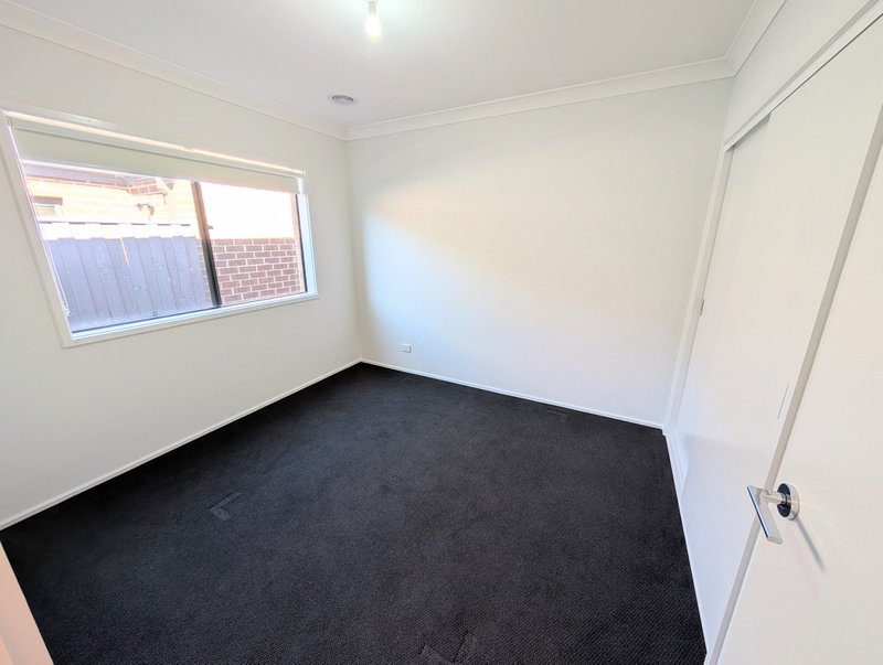 Photo - 19 Mimosa Drive, Beveridge VIC 3753 - Image 11