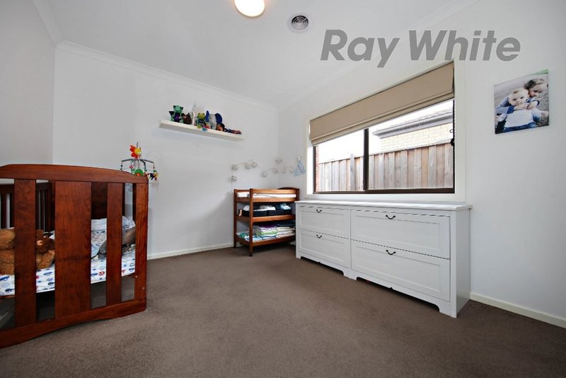 Photo - 19 Misqa Avenue, Point Cook VIC 3030 - Image 11