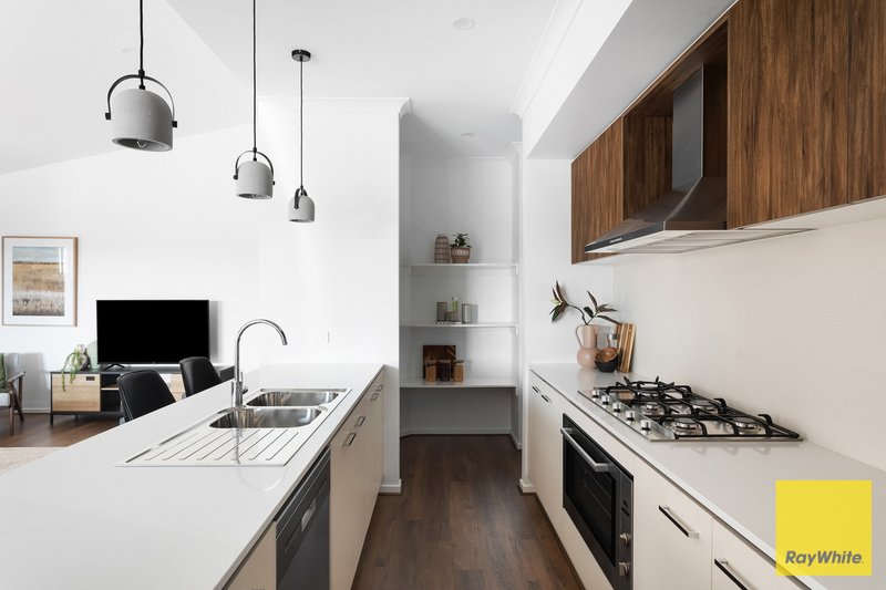 Photo - 19 Monferrato Avenue, Tarneit VIC 3029 - Image 5