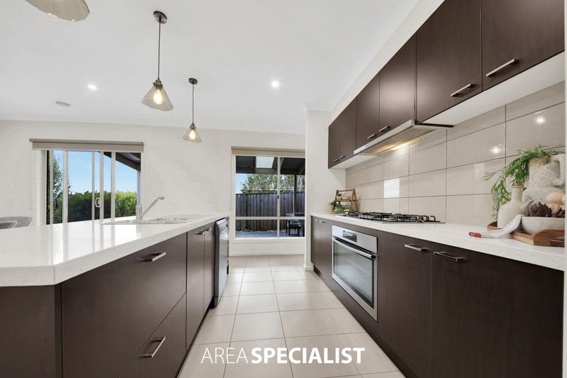 Photo - 19 Montalto Drive, Pakenham VIC 3810 - Image 9