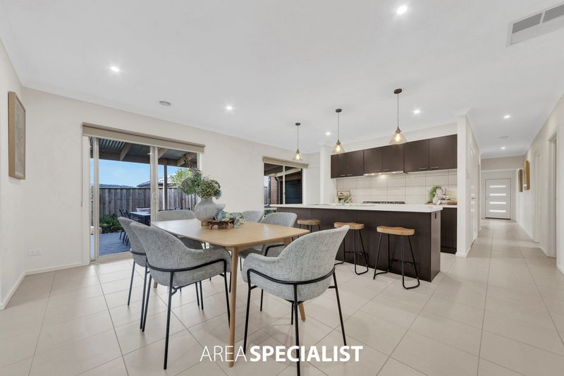 Photo - 19 Montalto Drive, Pakenham VIC 3810 - Image 10
