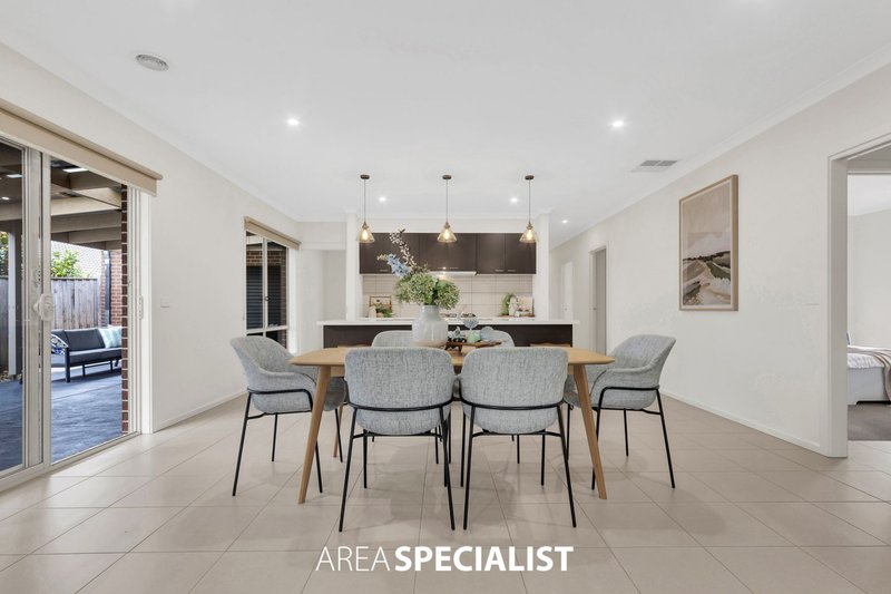 Photo - 19 Montalto Drive, Pakenham VIC 3810 - Image 11