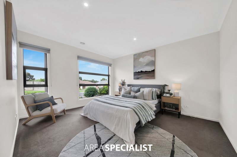 Photo - 19 Montalto Drive, Pakenham VIC 3810 - Image 12
