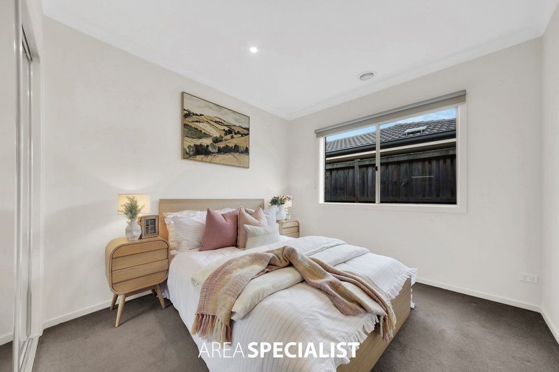 Photo - 19 Montalto Drive, Pakenham VIC 3810 - Image 14
