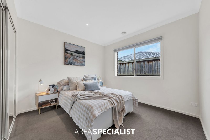 Photo - 19 Montalto Drive, Pakenham VIC 3810 - Image 15