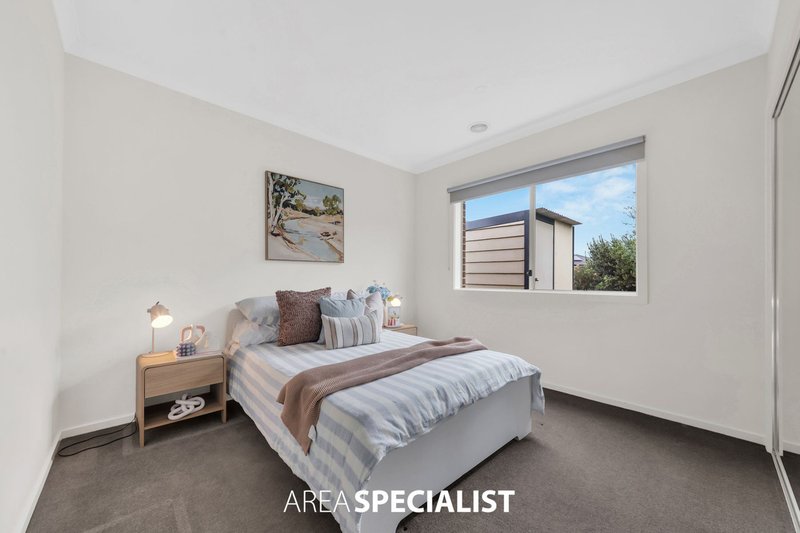 Photo - 19 Montalto Drive, Pakenham VIC 3810 - Image 16