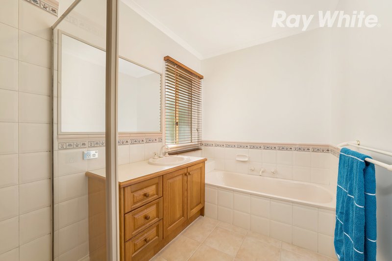 Photo - 19 Montana Way, Mill Park VIC 3082 - Image 6